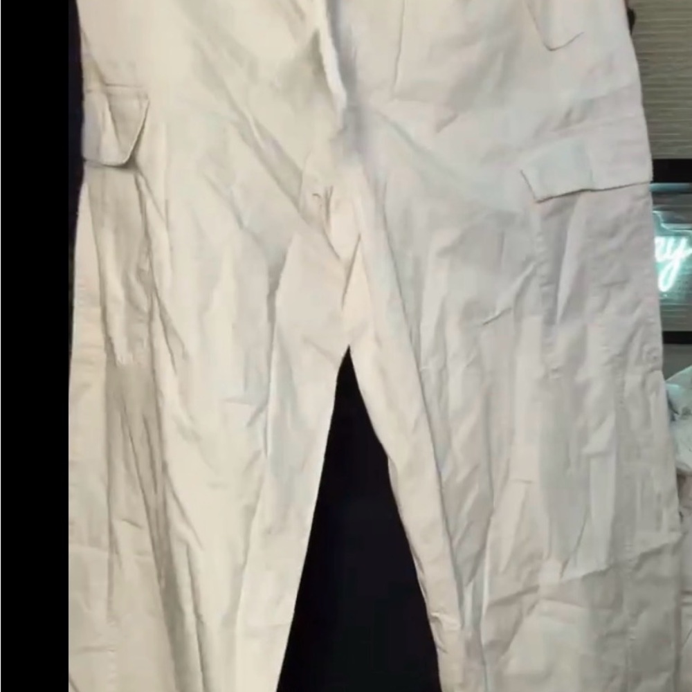 Good American Women’s White Wide Leg Cargo Pants